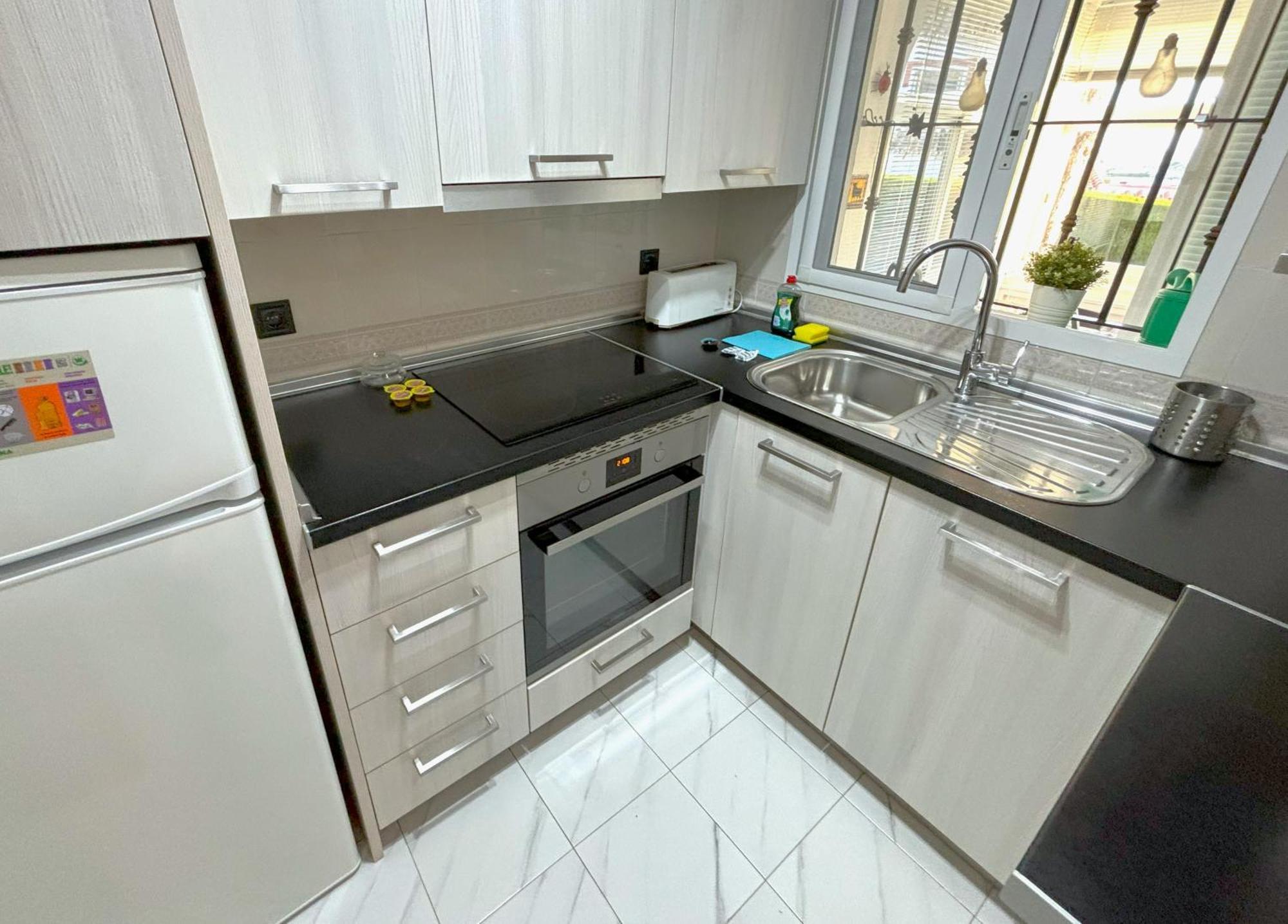 Evans Realty Bb Adosado & Piscina & Tenis & Jardines トロクス・コスタ エクステリア 写真